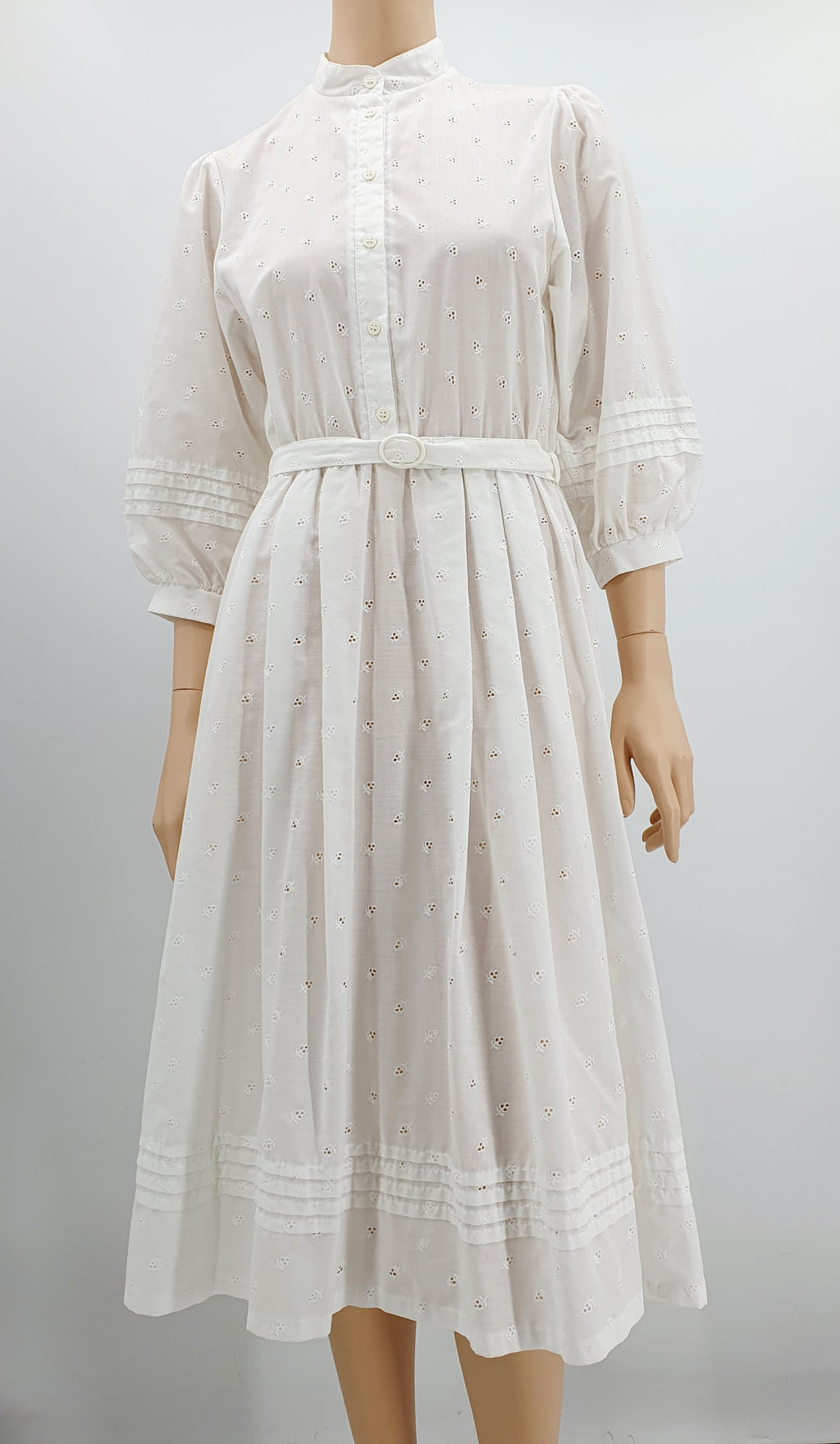 Scantex, valkoinen juhlamekko 80-luvulta, koko 36