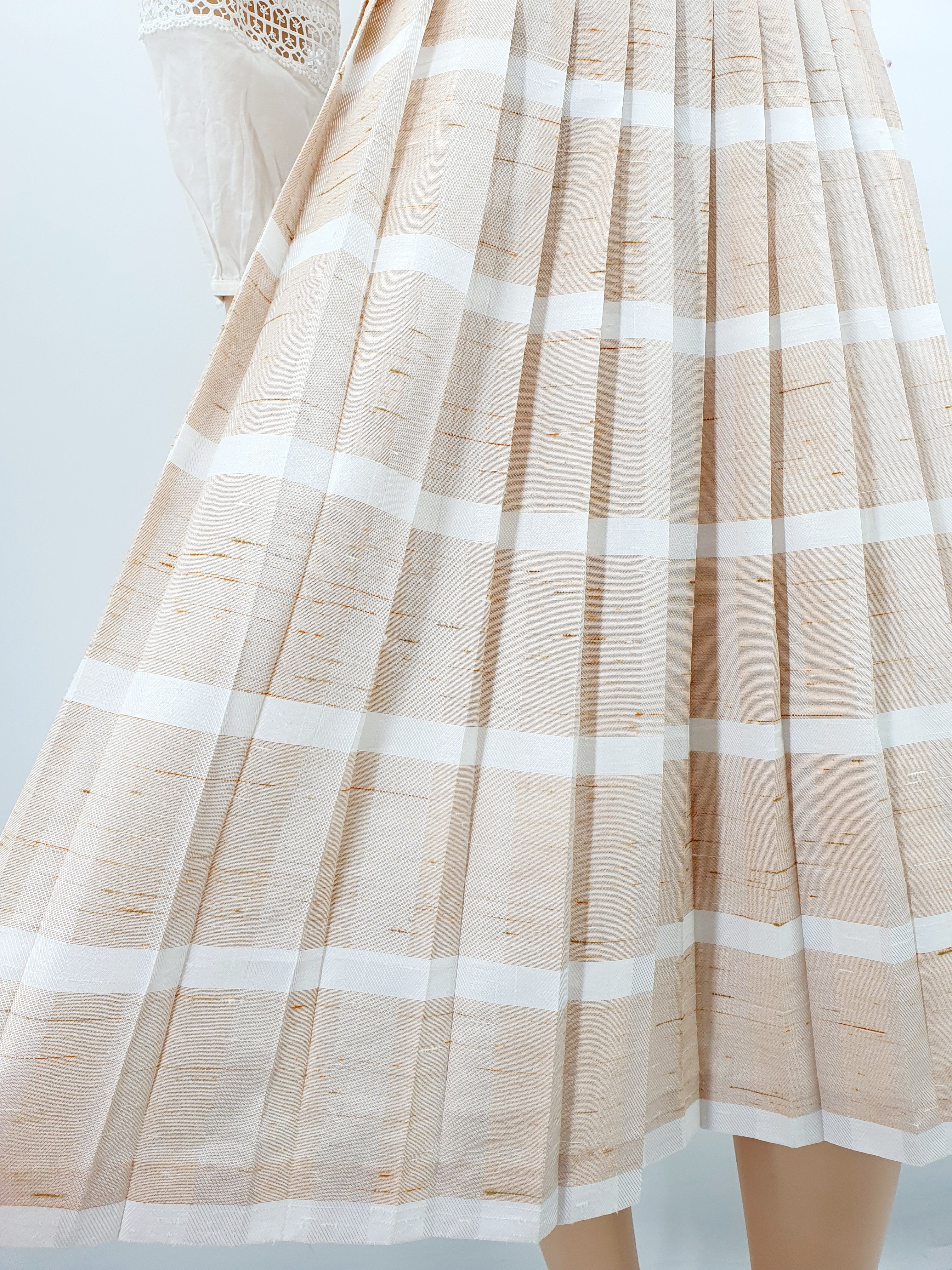 Design-Tuote, light pleated skirt from the 80s, waist 66cm, size 34