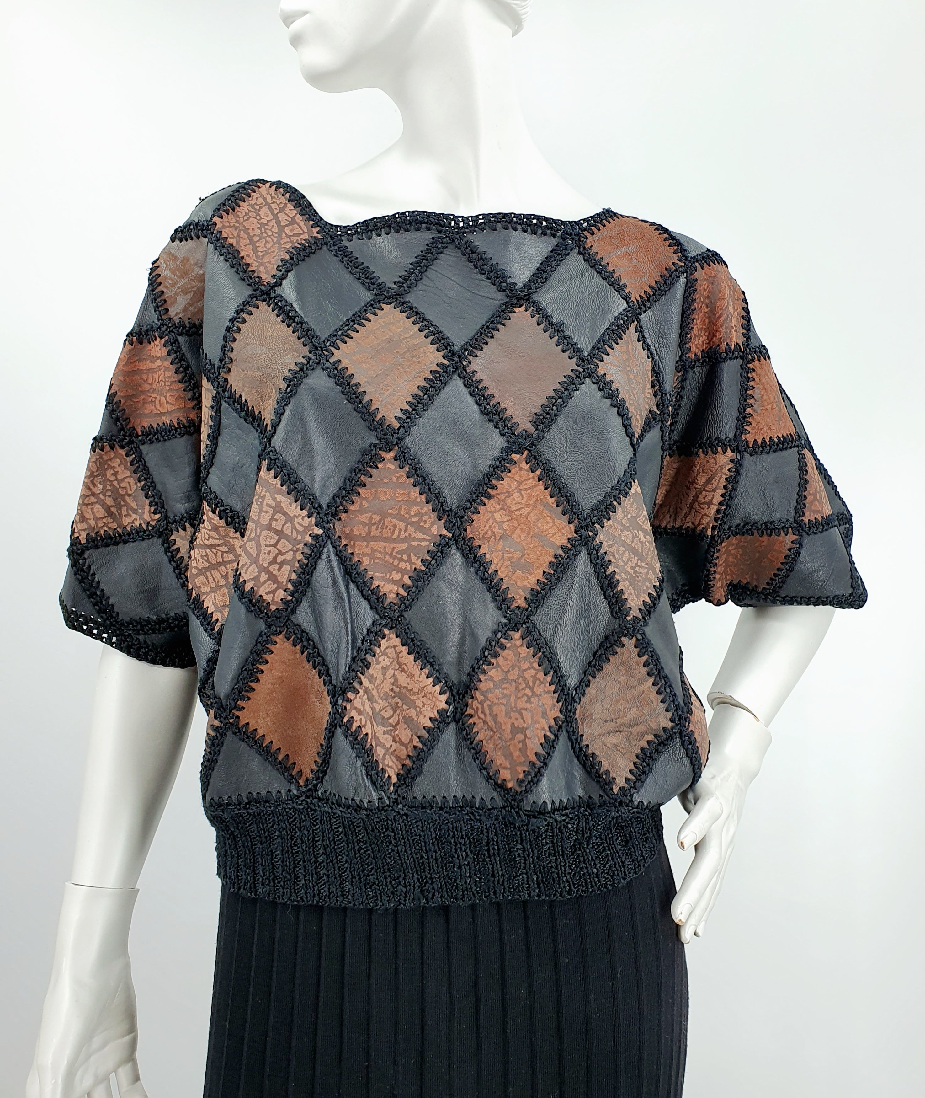 Nahkapaloista tehty pusero, koko 36-38-40