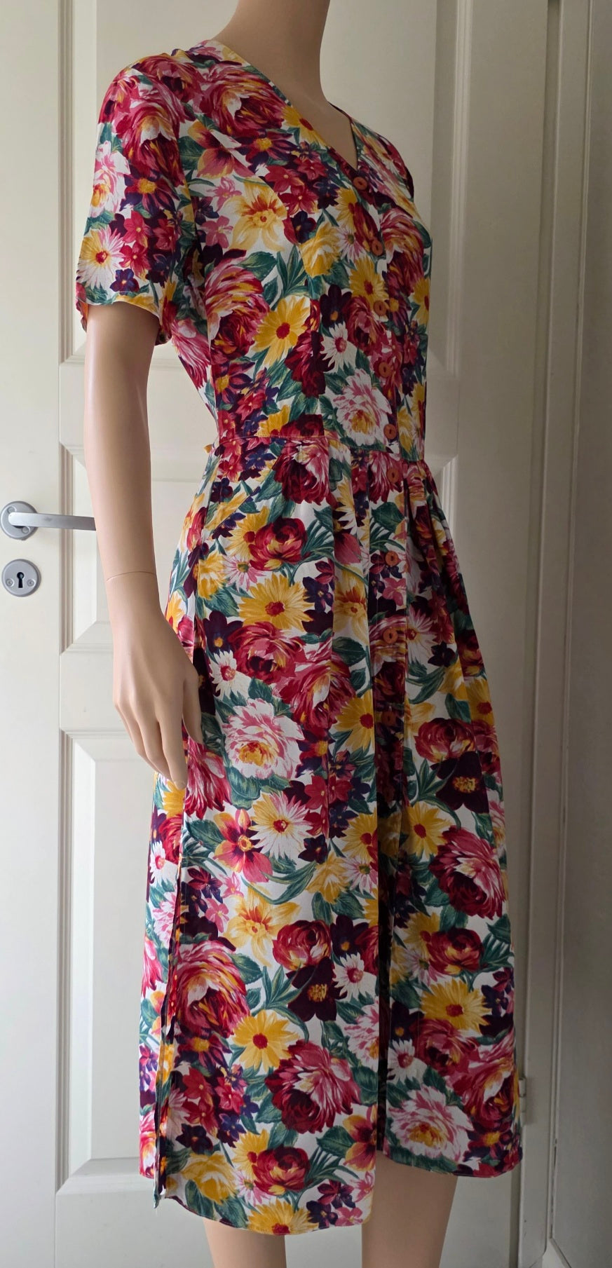 Floral viscose dress from the 90s, size 38