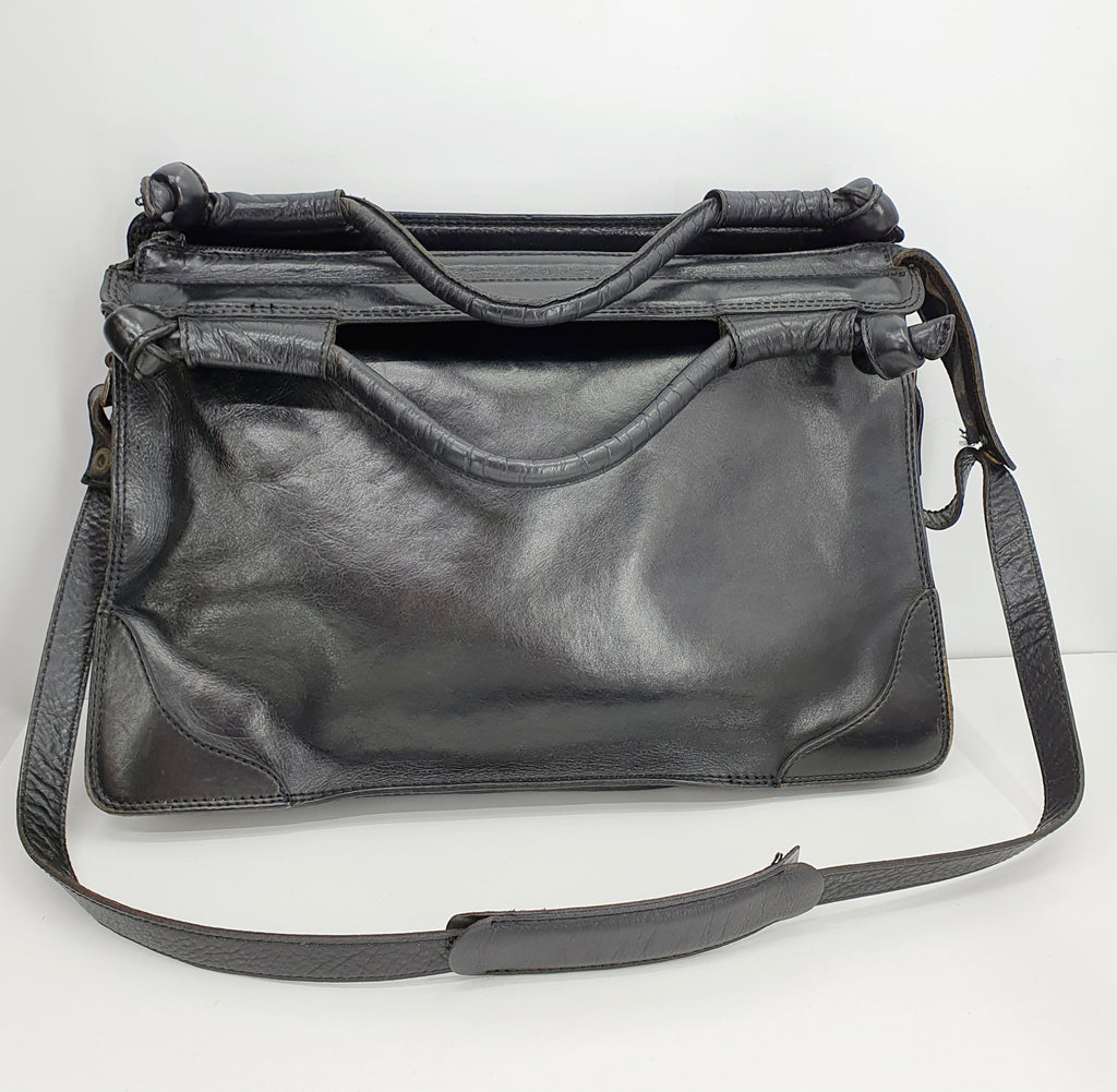 Three bags, musta vintage nahkalaukku, 70-luvulta 