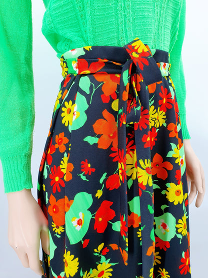 Colorful wrap skirt from the 70s, size 34-40