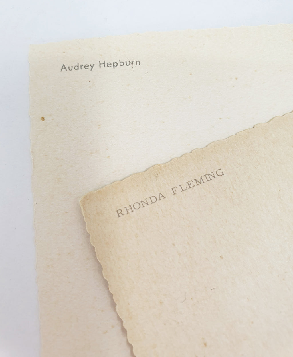 Vanhat filmitähti postikortit, Audrey Hepburn ja Rhonda Fleming