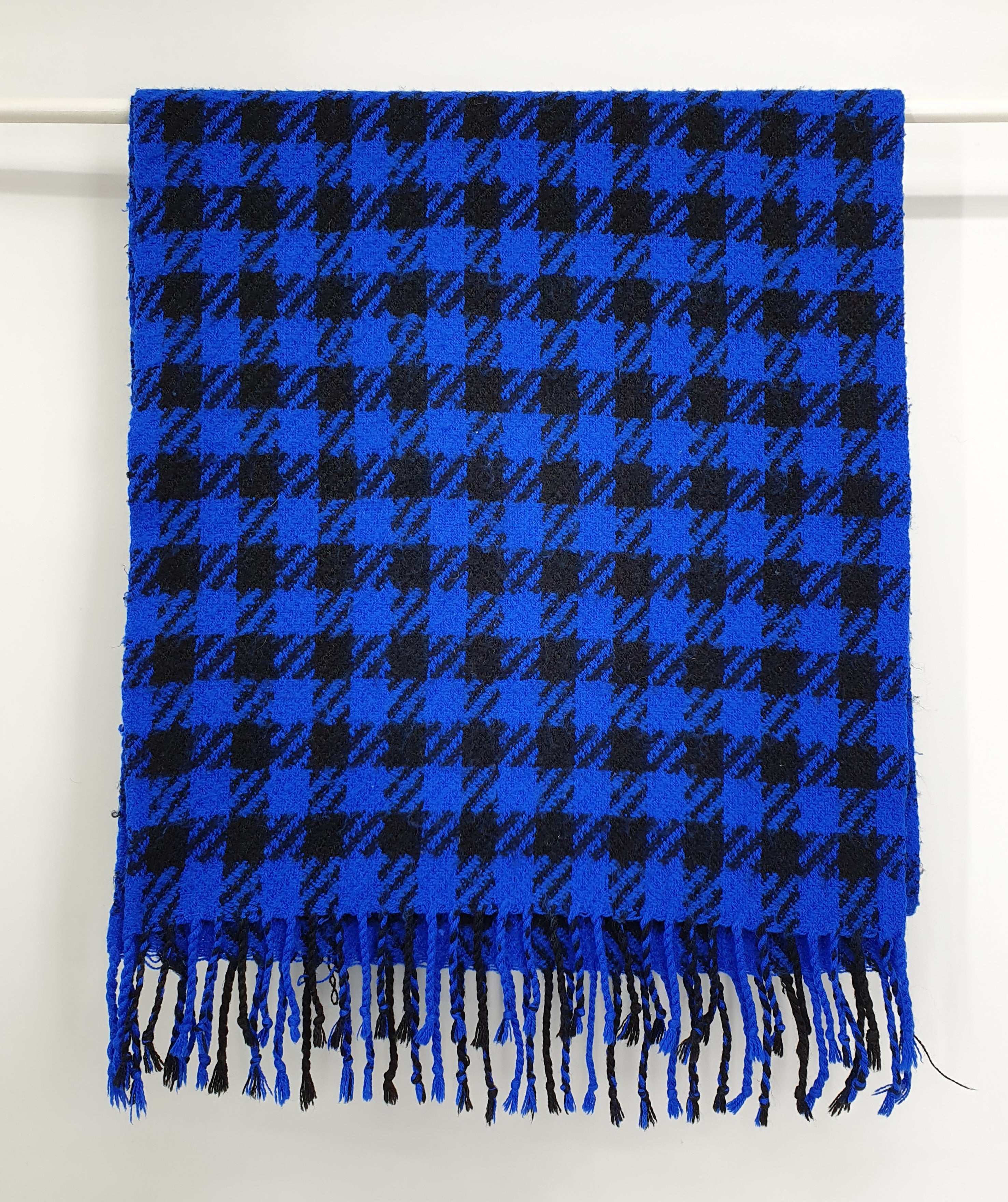 Pitkänmallinen huivi 80-luvulta, väri musta/ sähkönsininen, koko 35x155cm