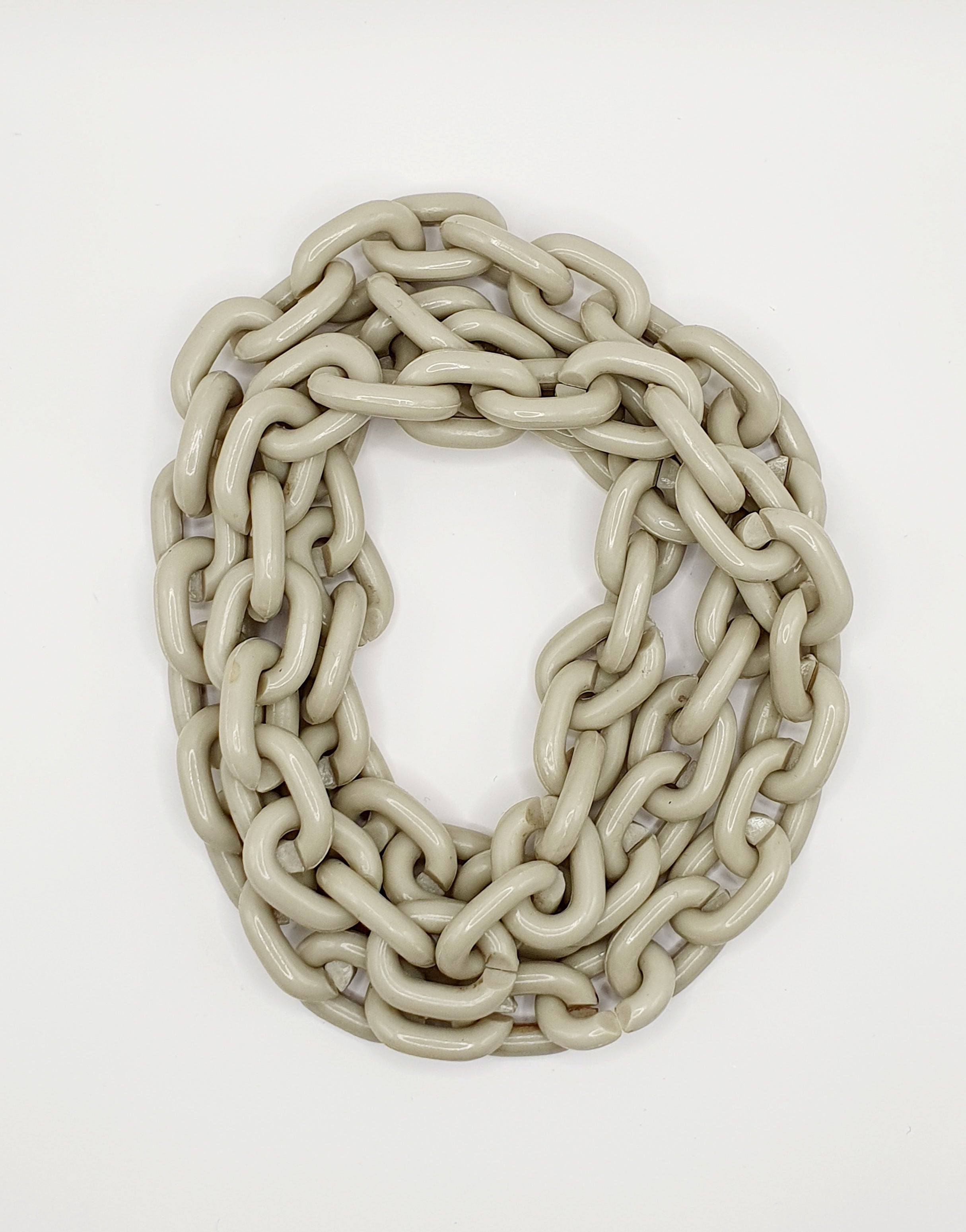 Ketjutyylinen kaulakoru, harmaa/beige