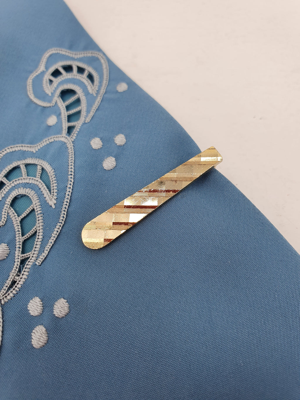 Vintage tie clip from the 60s-70s, diagonal stripe