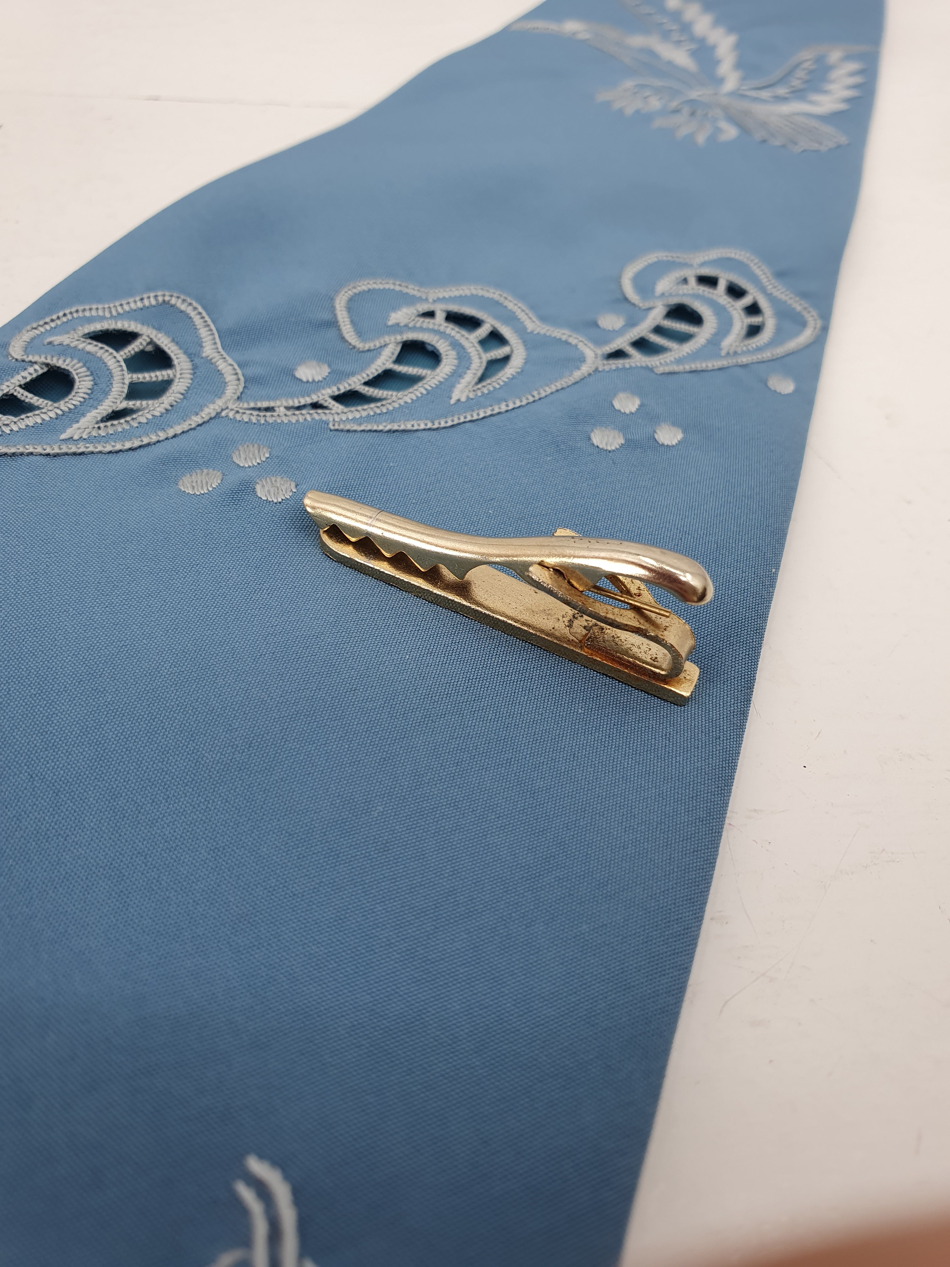 Vintage tie clip from the 60s-70s, diagonal stripe