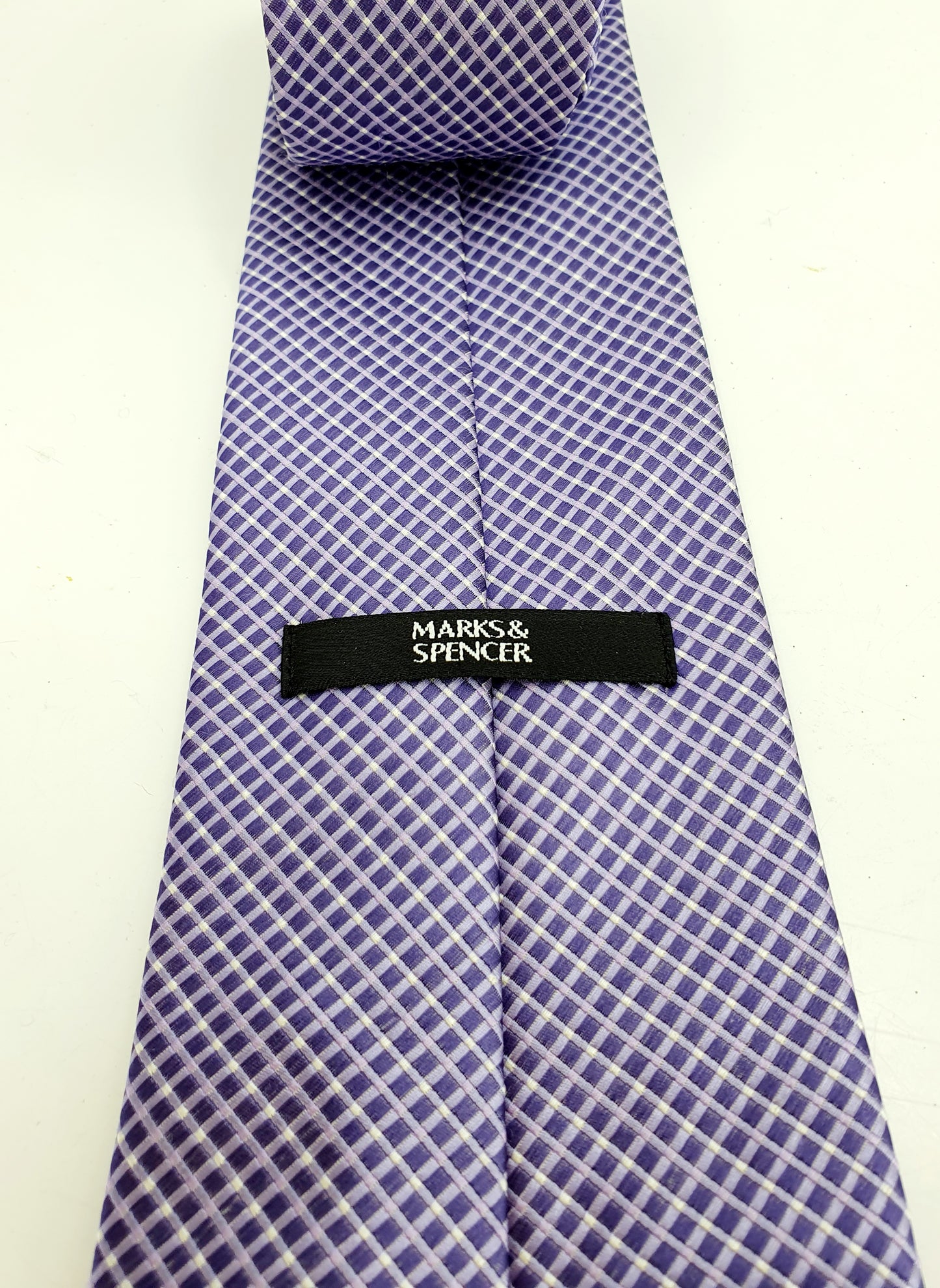 Marks&Spencer, lila kravatti