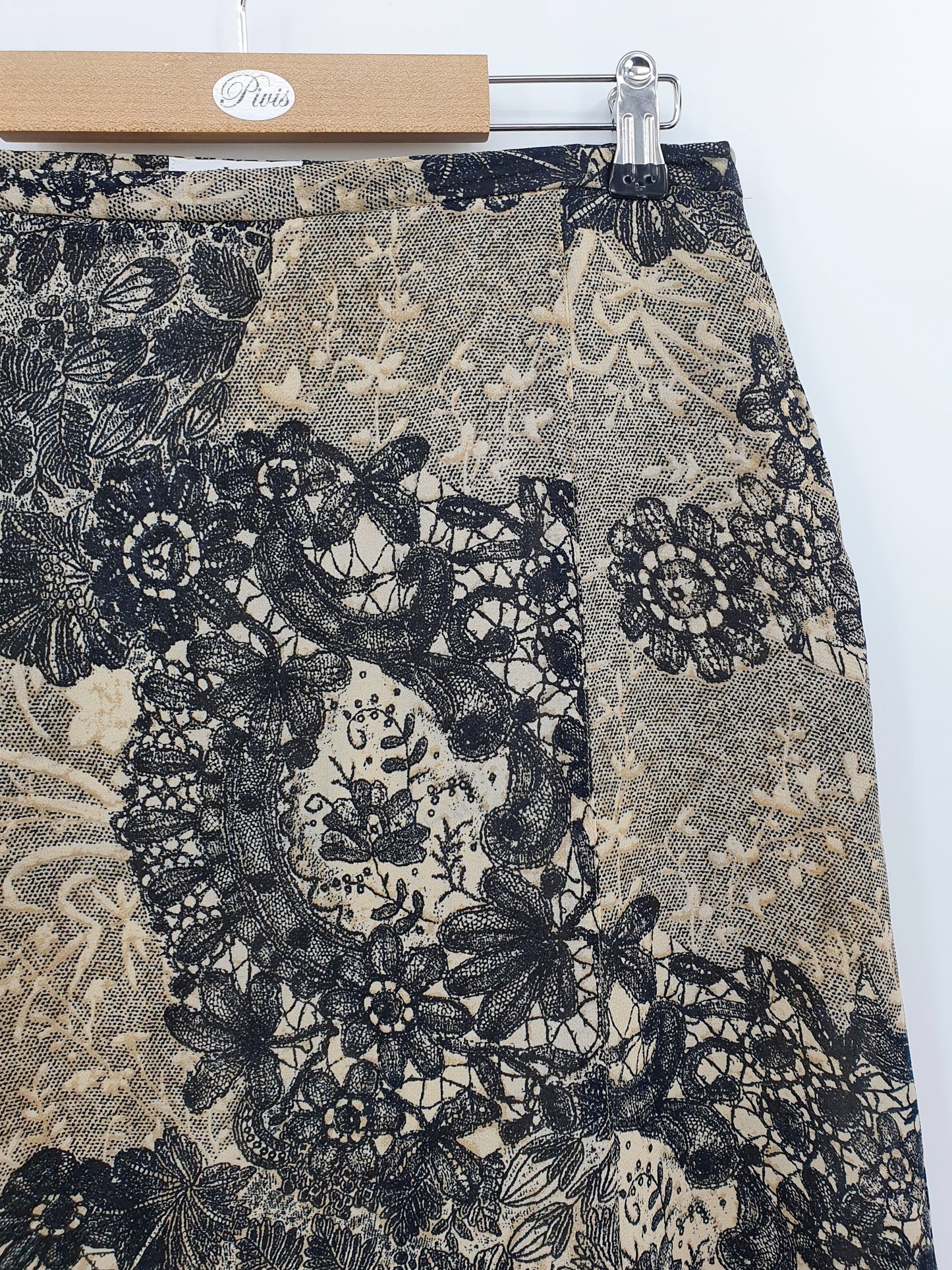 Steilmann, vaaleanruskea hame kukkakuviolla, 2000-luku, vyöt.ymp. 80cm, kokoarvio 40