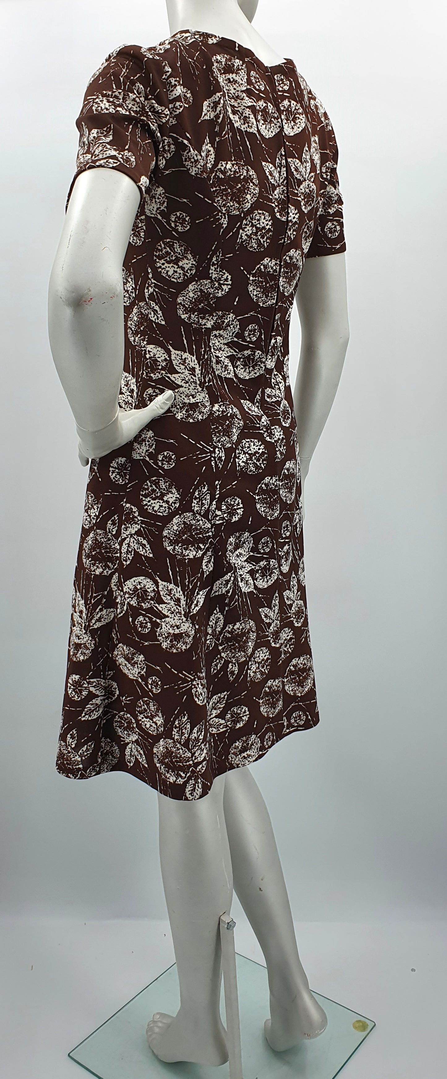 Tummanruskea lehtikuvioinen mekko, 90-luku, koko 34-36