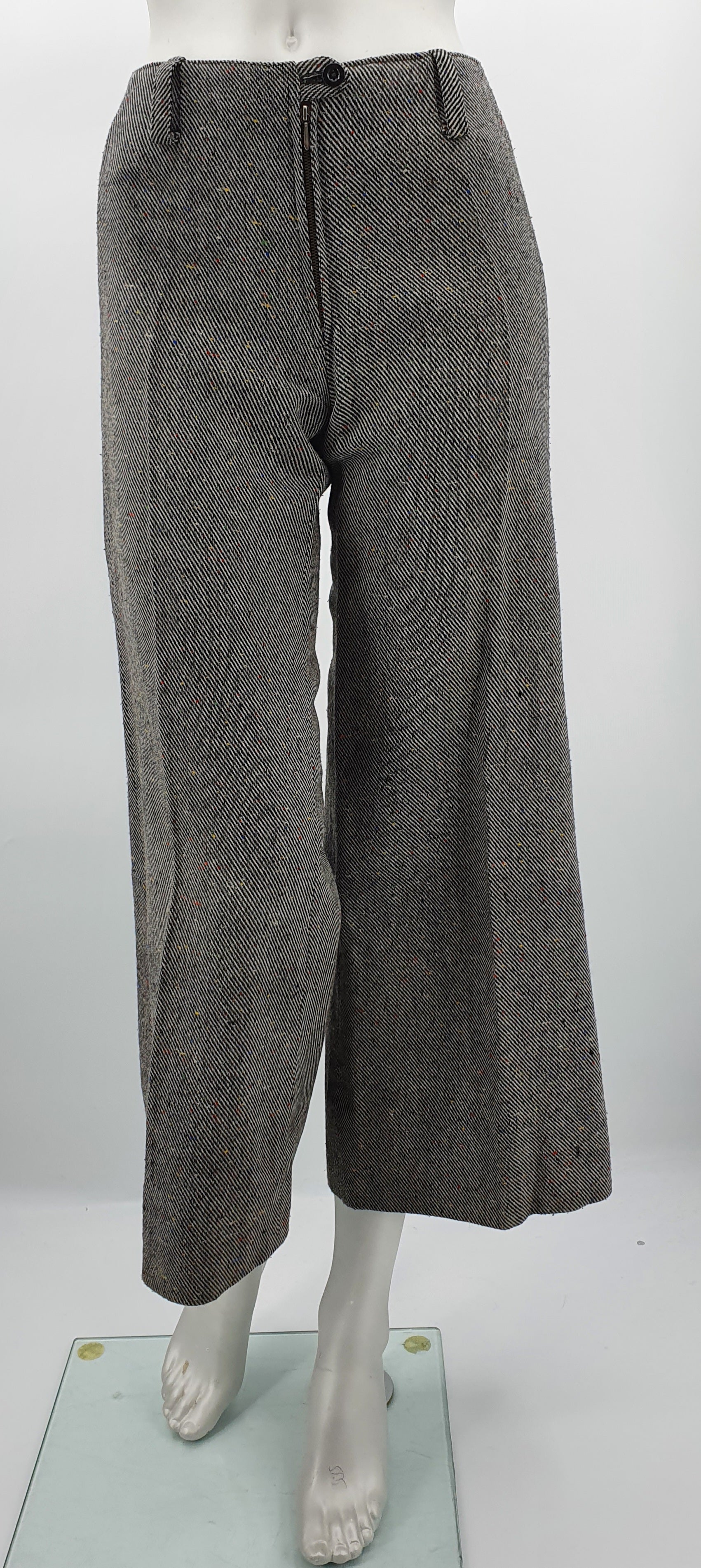 Flared wool trousers from the 70s, waist 68cm, size 34