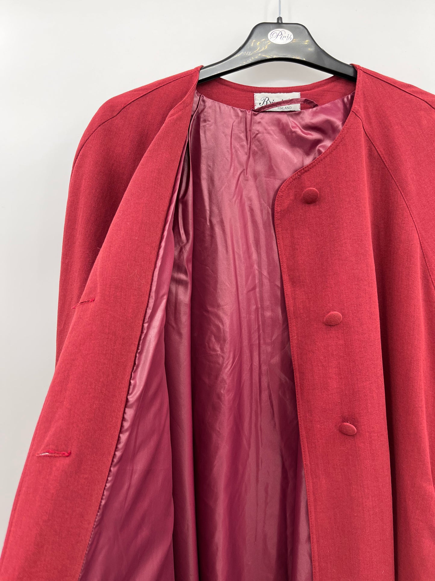 Brivatar, tummanpunainen takki, 2000-luku, koko 42
