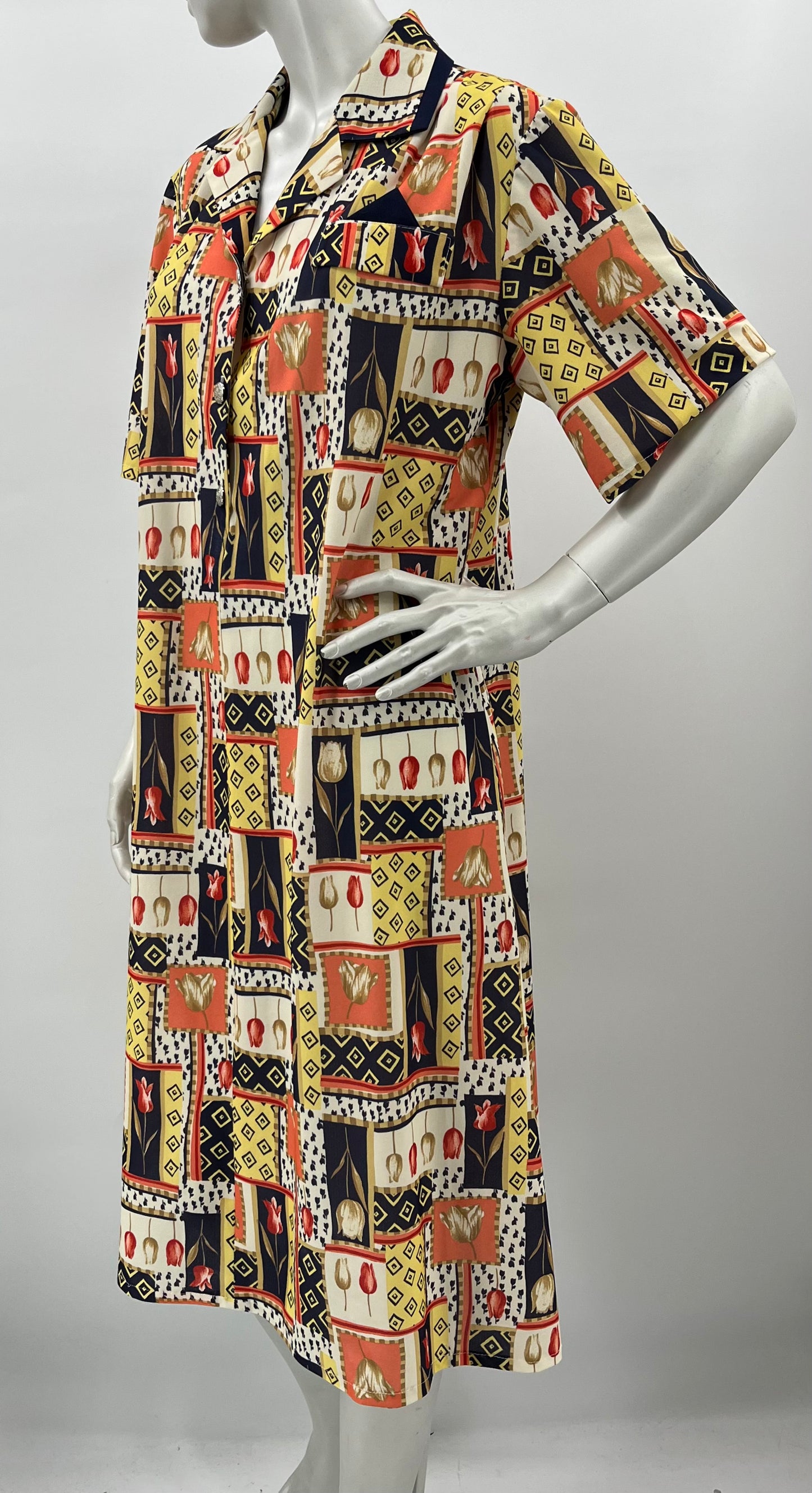 Ruutukuvioinen A-linjainen mekko, 80-90-luku, koko 42