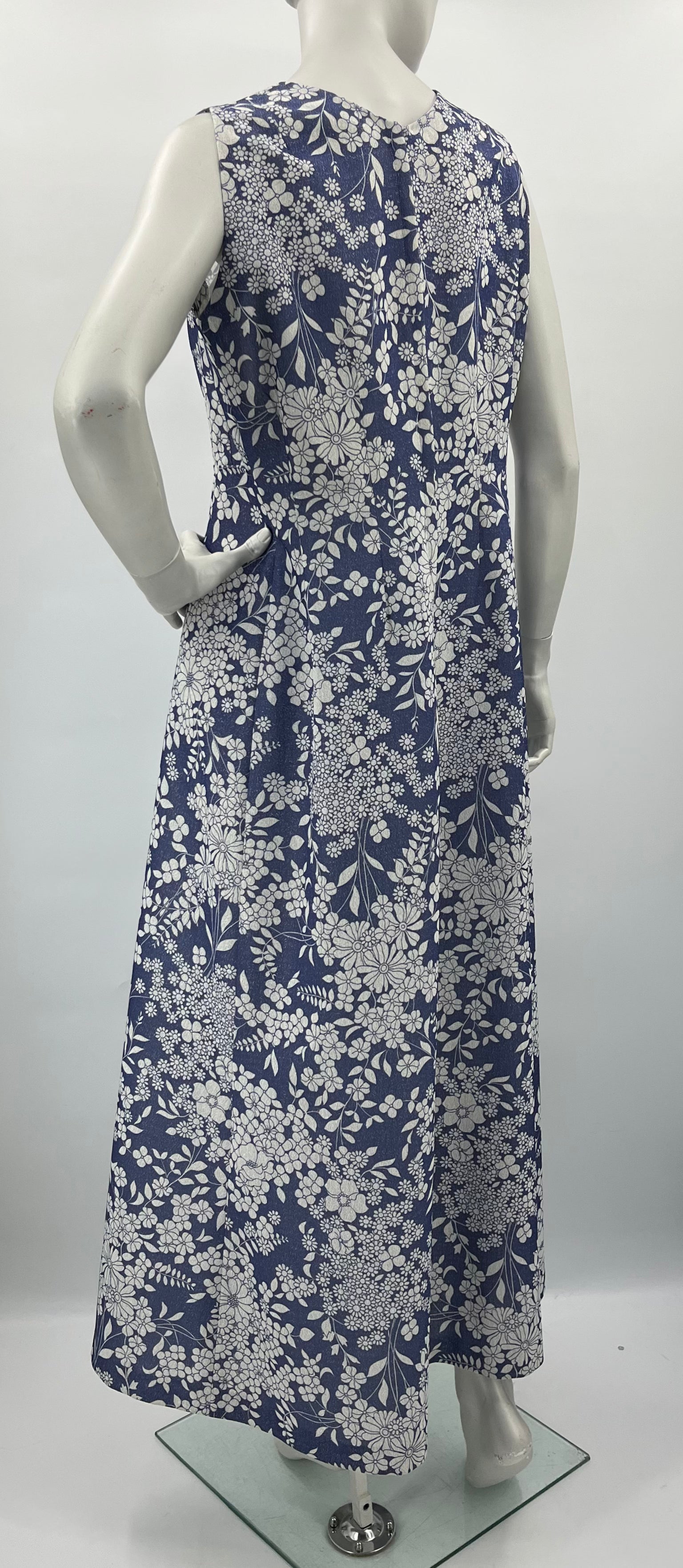 Blue and white glittery floral dress from the 70s, size 40